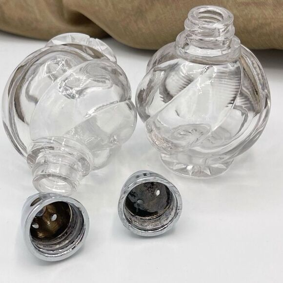 Vintage Swirl Clear Pressed Glass Chrome Metal Salt Pepper Shakers - Picture 6 of 12